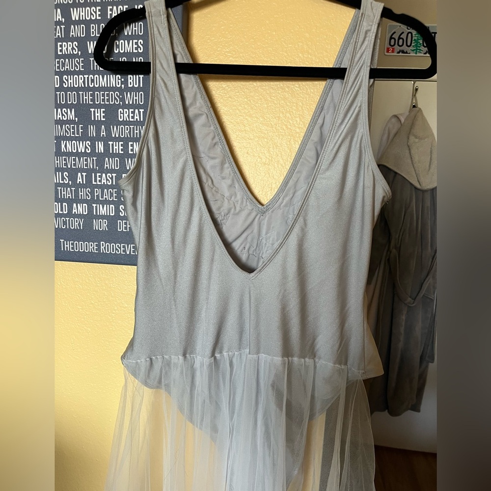Bathing Suit w/Lace train & Rhinestones - Picture 4 of 7
